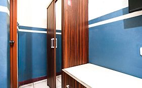 RedDoorz Plus near Universitas Indonesia